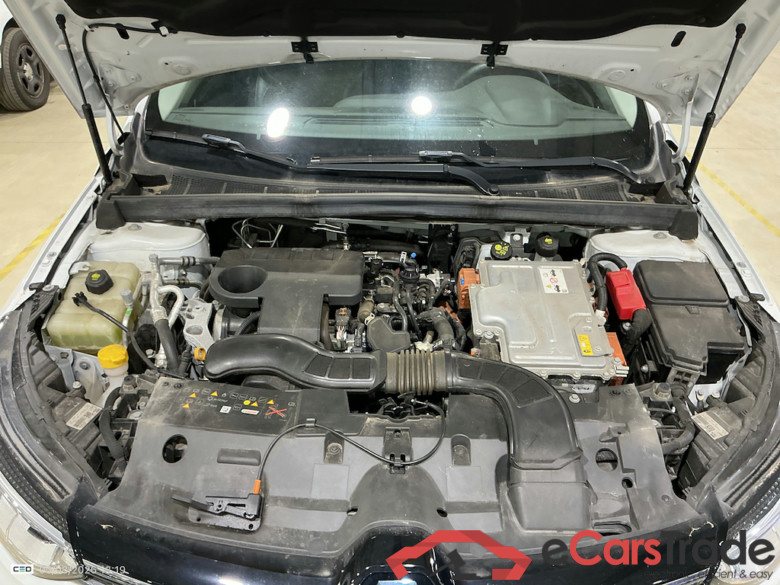 RENAULT MEGANE BERLINE 1.6 E-TECH 160 PHEV TECHNO #1