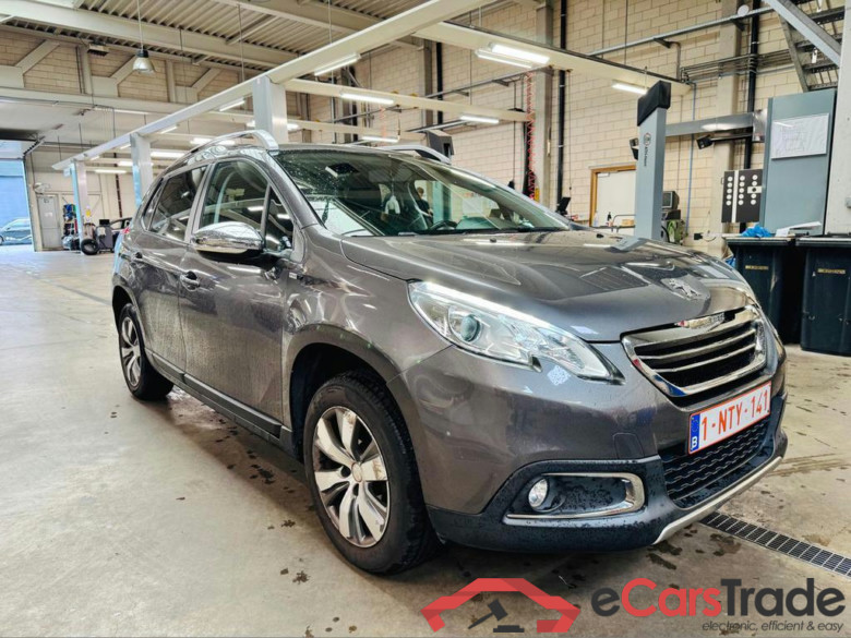 PEUGEOT 2008 1.2i PureTech Style #2