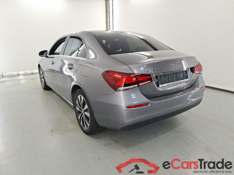 MERCEDES-BENZ A-CLASS LIMOUSINE 1.3 A 250 E BUSINESS LINE DCT #3