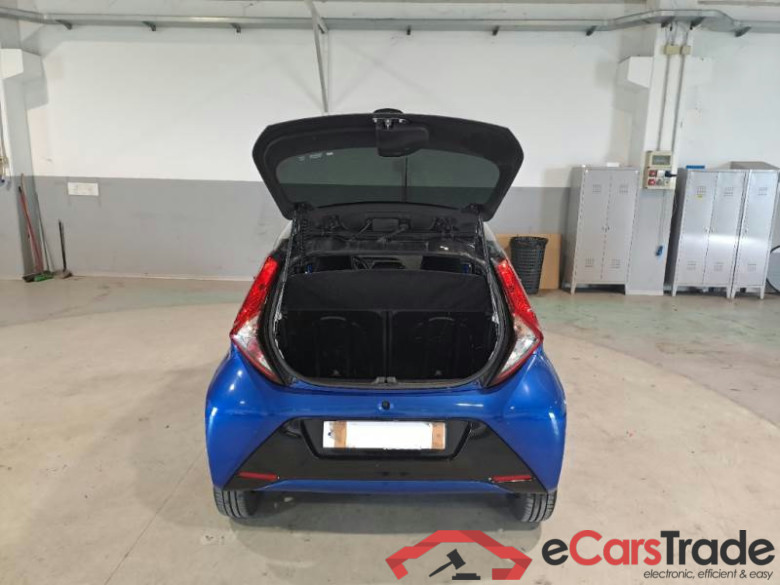 TOYOTA AYGO CONNECT / 2018 / 5P / BERLINA 1.0 VVT-I X-CLUSIV MMT #5
