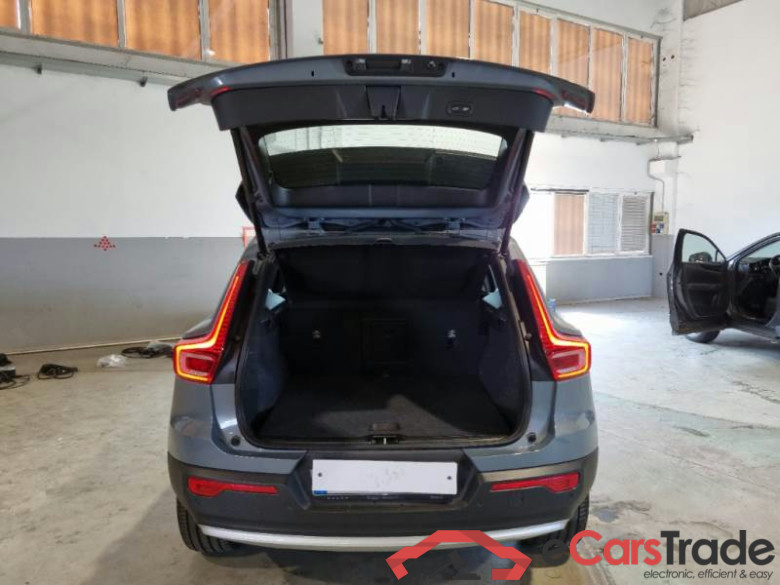 VOLVO XC40 / 2021 / 5P / SUV T4 Recharge Plug-in auto Core #5
