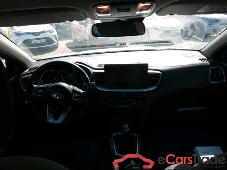 KIA XCeed / 2019 / 5P / todoterreno 1.0 T-GDi Drive 88kW (120CV) #3