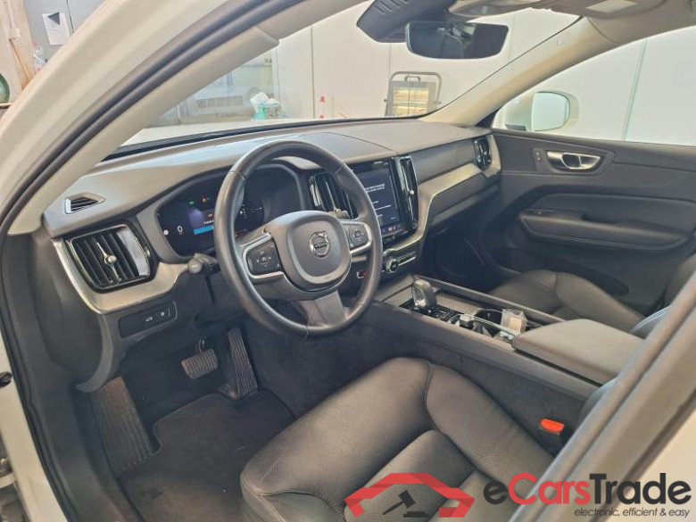 VOLVO XC60 / 2021 / 5P / SUV T6 PLUG-IN AWD AUTO CORE #3