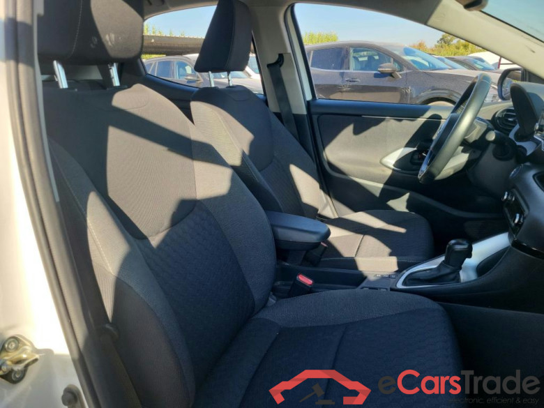 TOYOTA Yaris / 2020 / 5P / berlina con portón 1.5 120H Active Tech #6