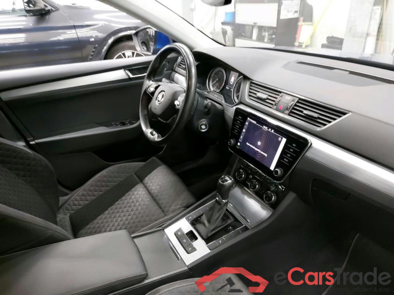 SKODA - SKO SUPERB COMBI CRTDI 150PK DSG7 Ambition Pack Corporate Towing Hook #3
