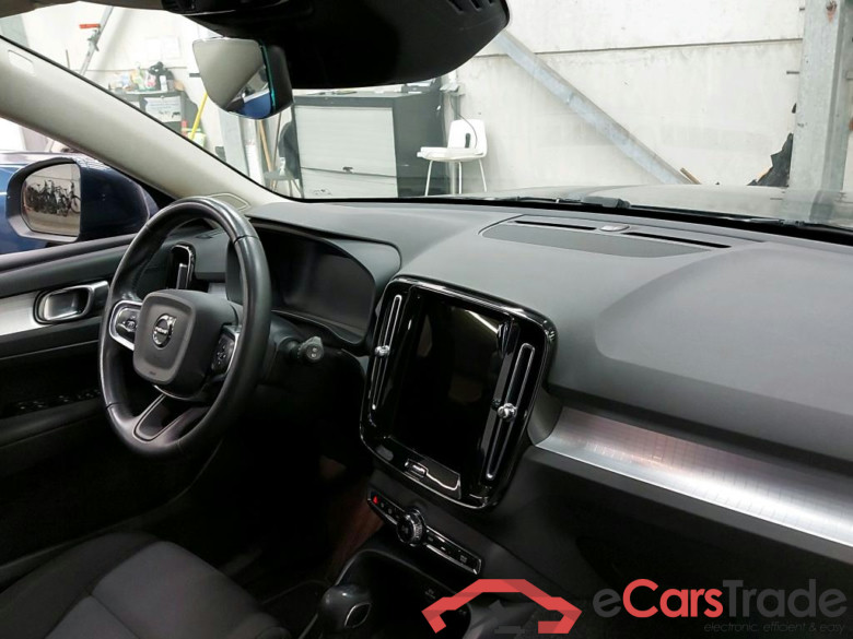 VOLVO - VOL XC40 T2 129PK Momentum Pro * PETROL * #3