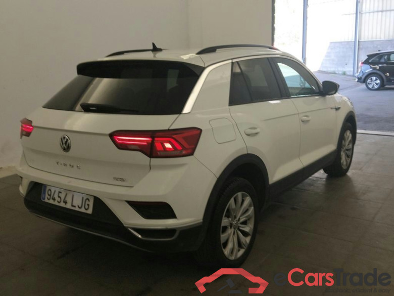 VOLKSWAGEN T-Roc / 2017 / 5P / todoterreno Advance 1.0 TSI 85kW (115CV) (CX) #2
