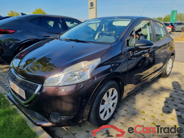 PEUGEOT 208 1.2i Access #1