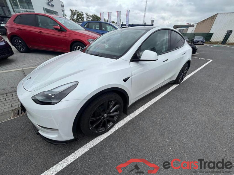 TESLA Model Y 72.5 kWh Standard Range #1