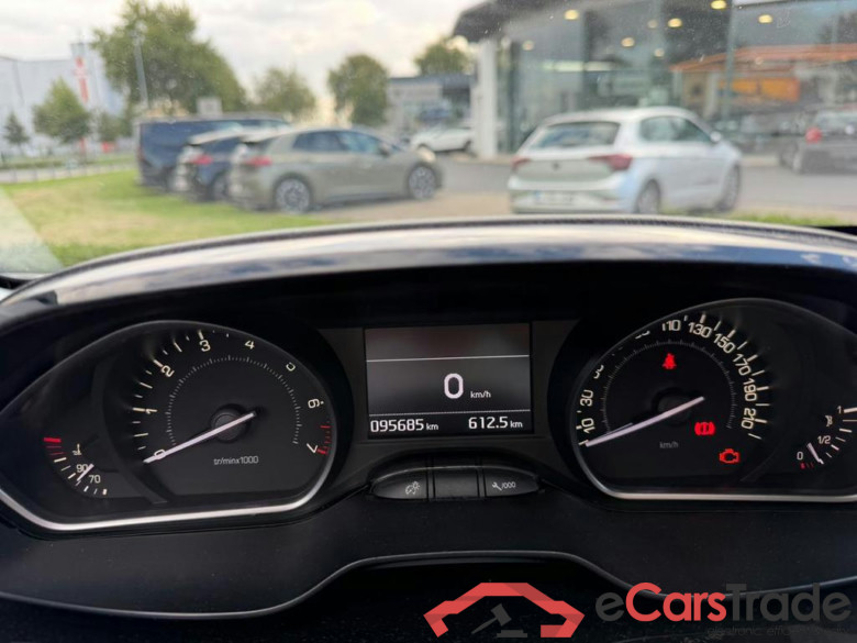 PEUGEOT 208 1.2 PureTech GT Line S&S #5