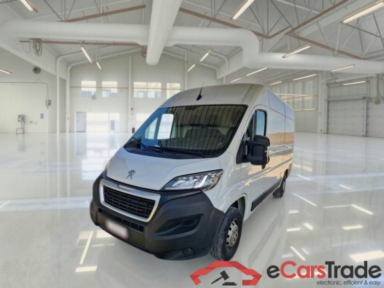 Peugeot Boxer van, example from a current listing