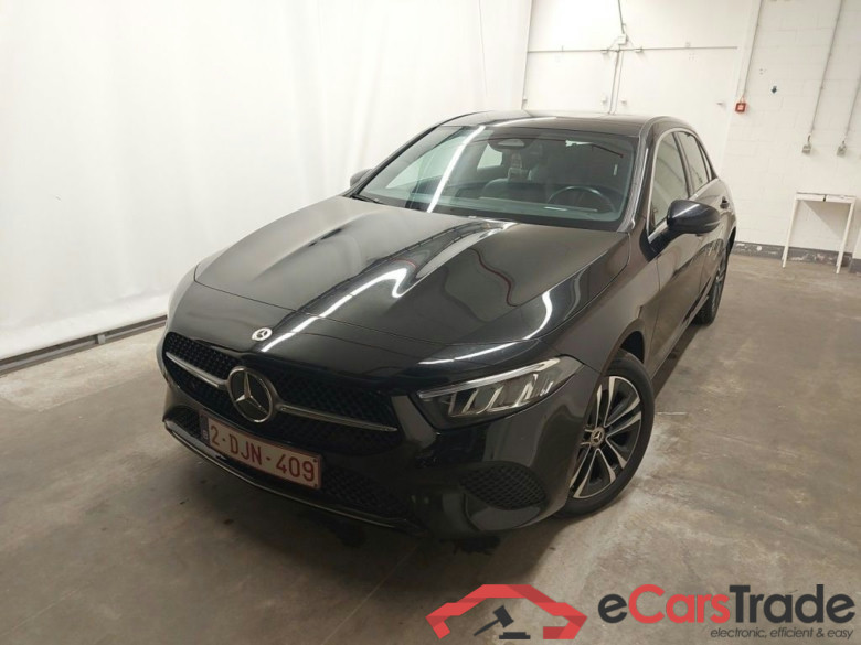 Mercedes-Benz A-Klasse A 250 e Luxury Line 5d