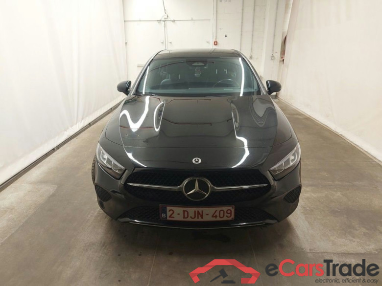 Mercedes-Benz A-Klasse A 250 e Luxury Line 5d #5