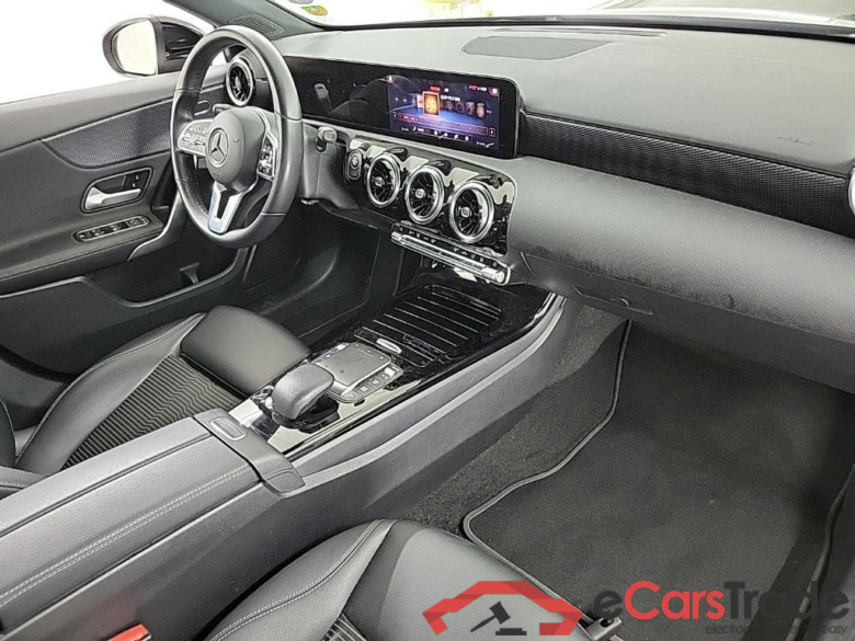 MERCEDES-BENZ A-klasse A 250 e DCT Luxury Line 5D 160kW #6
