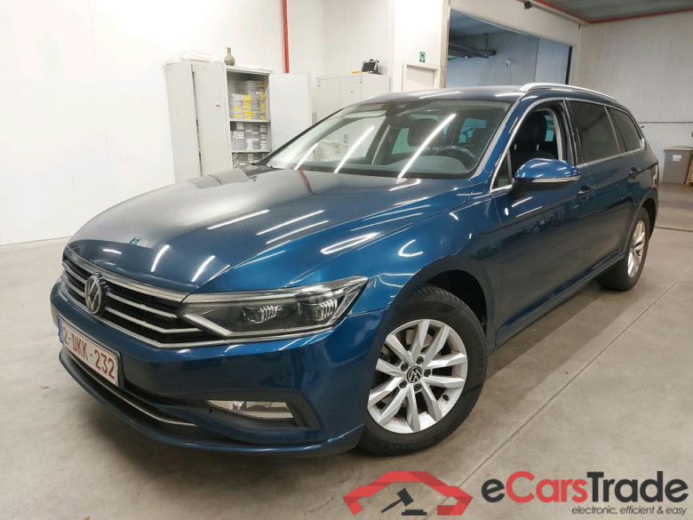 VOLKSWAGEN - VW  PASSAT VARIANT TDI 122PK DSG Style Business With Vienna Leather & Easy Open & Travel Assist & Winter I Pack #1