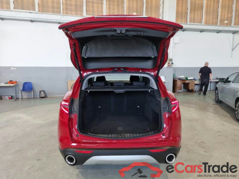 ALFA ROMEO STELVIO / 2017 / 5P / SUV 2.2 TURBO DIESEL 160CV BUSINESS AT8 RWD #5