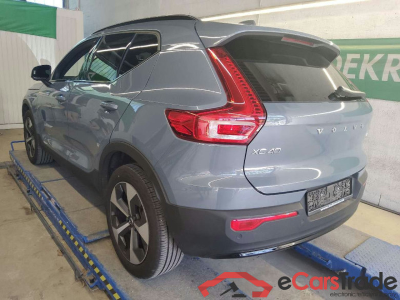 Volvo XC40 (2017->) DE - SUV5 B4 AWD EU6d, Ultimate Dark, (Facelift) 2022 - 2022 #4