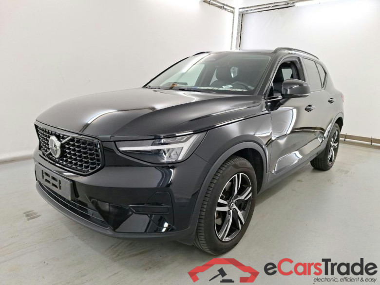 VOLVO XC40 2.0 B3 MHEV PLUS DARK DESIGN DCT