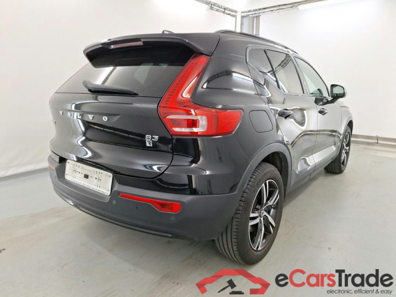 VOLVO XC40 2.0 B3 MHEV PLUS DARK DESIGN DCT #4
