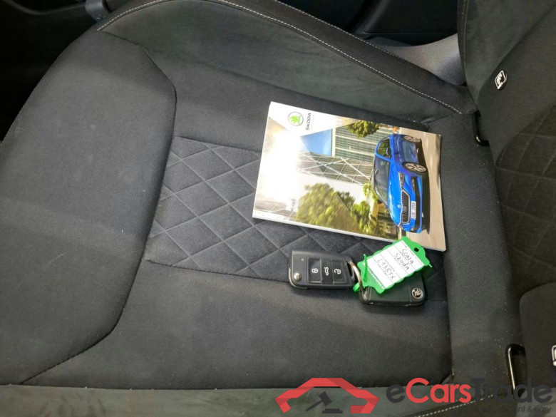 Škoda Scala 1.0 TSI 81kW Sport Business 5d #4