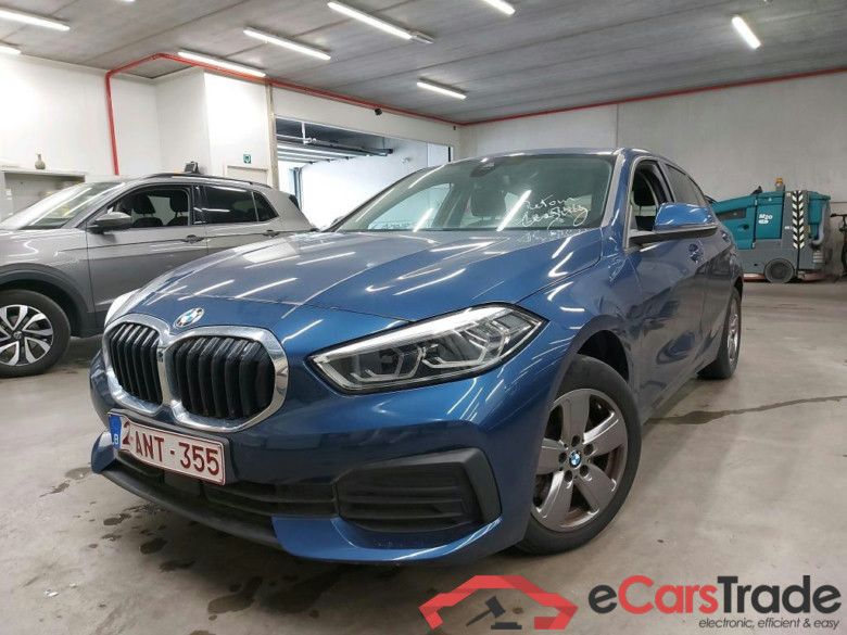 BMW - BMW 1 HATCH 118iA 136PK Advantage Business Edition & Pack Business With Sport Seats & Parking Assistant Pack & Pano Roof  * PETROL * #1