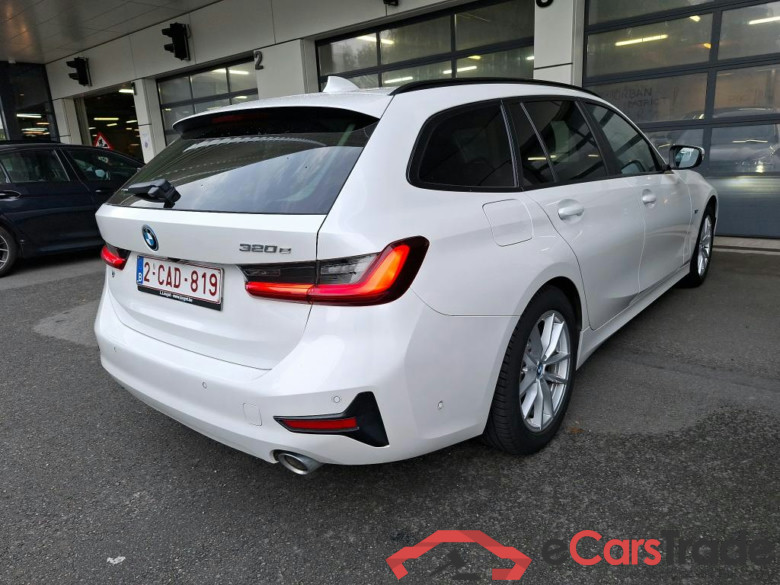 BMW - BMW 3 TOURING 320e 204PK Business Edition Pack Business Plus With Sport Seats & Travel & Harman Kardon & Electric Foldable Towing Hook   * HYBRID * #2