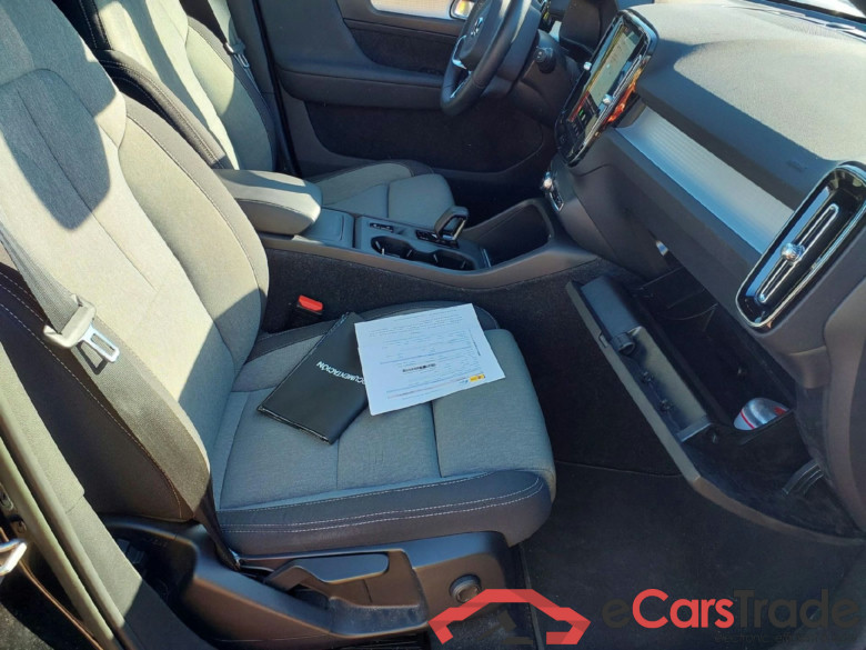 VOLVO XC40 / 2021 / 5P / todoterreno 2.0 B3 G Core Auto #6