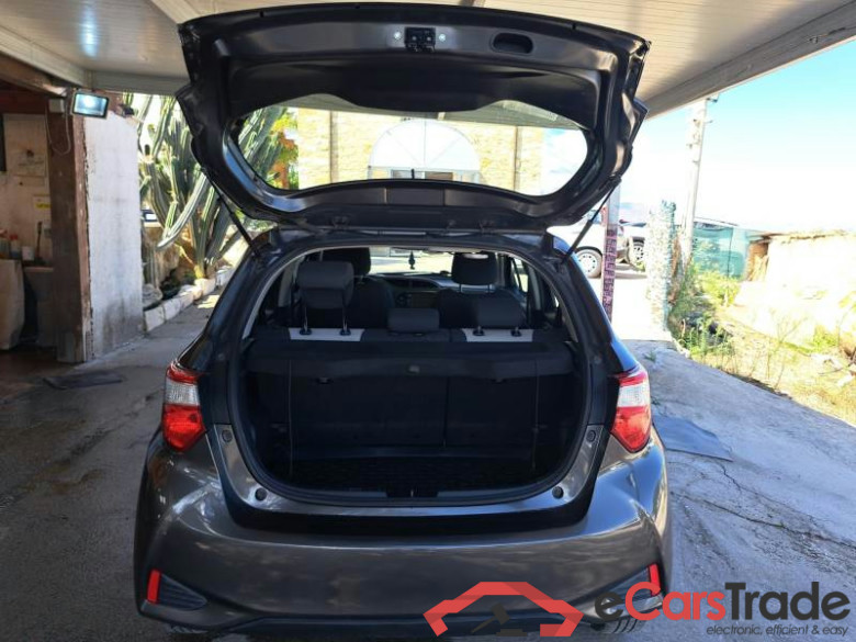 TOYOTA YARIS / 2017 / 5P / BERLINA 1.5 HYBRID BUSINESS #5