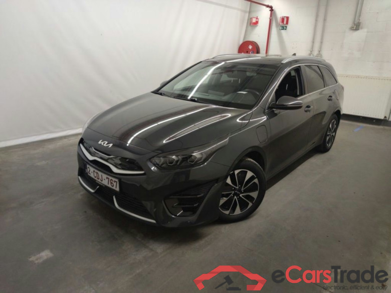 KIA cee'd Sportswagon Business Line 1.6 GDi PHEV DCT 5d #1