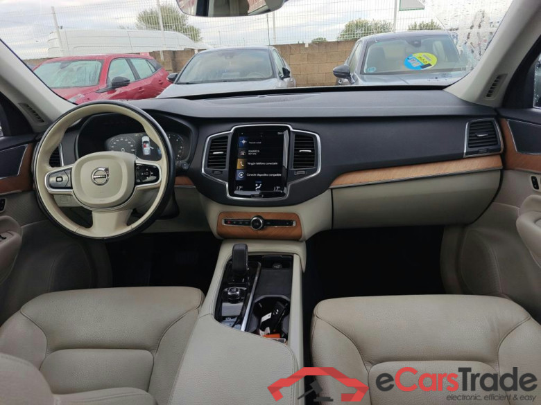VOLVO XC90 / 2019 / 5P / todoterreno 2.0 B5 D AWD Momentum Pro Auto #3