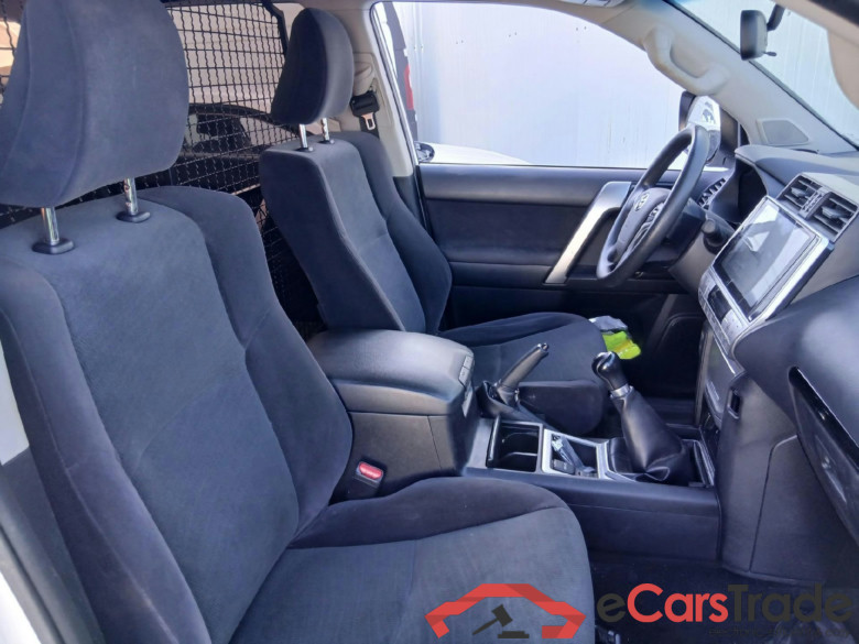 TOYOTA Land Cruiser / 2017 / 5P / todoterreno comercial 2.8 D-4D NX 2 Plazas  ## NO EXPORT ## #6