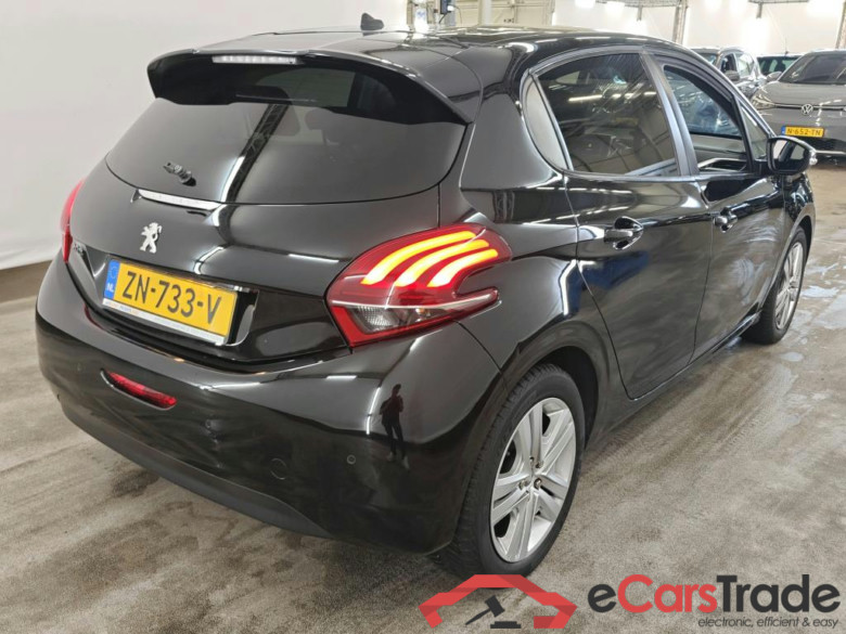 Peugeot 208 Signature 1.2 PureTech 82 5d  d.riem 07-2025 #2