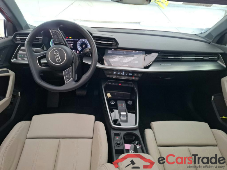 AUDI A3 Sportback / 2020 / 5P / Berline 45 TFSI e 245 S Tronic Competition #6