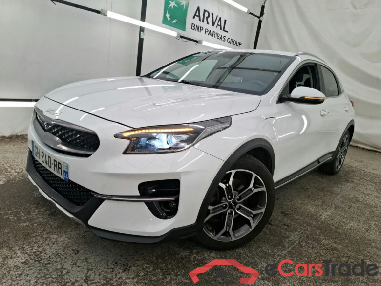KIA XCeed / 2019 / 5P / Crossover 1.6 GDI ISG PHEV BCK&WHT EDITION DCT6(SP)