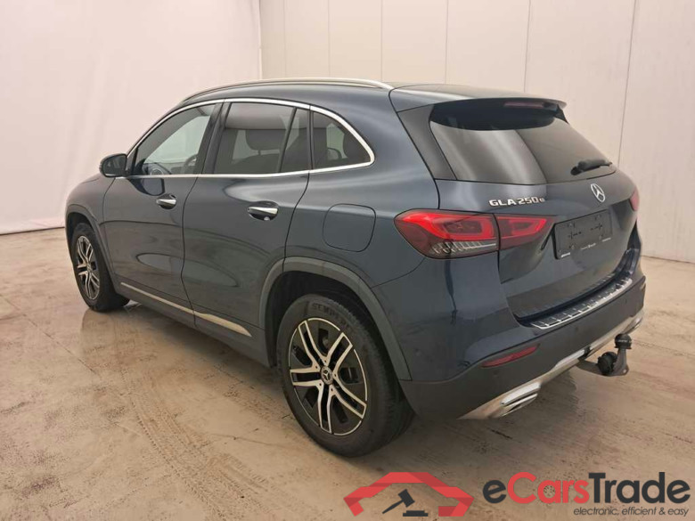 Mercedes GLA 250e Plug-In Hybrid Progressive Aut. Pano LED-Multibeam Widescreen Ambient Burmester Navi Sport-Leather KeylessGo Camera Klima PDC .... #4
