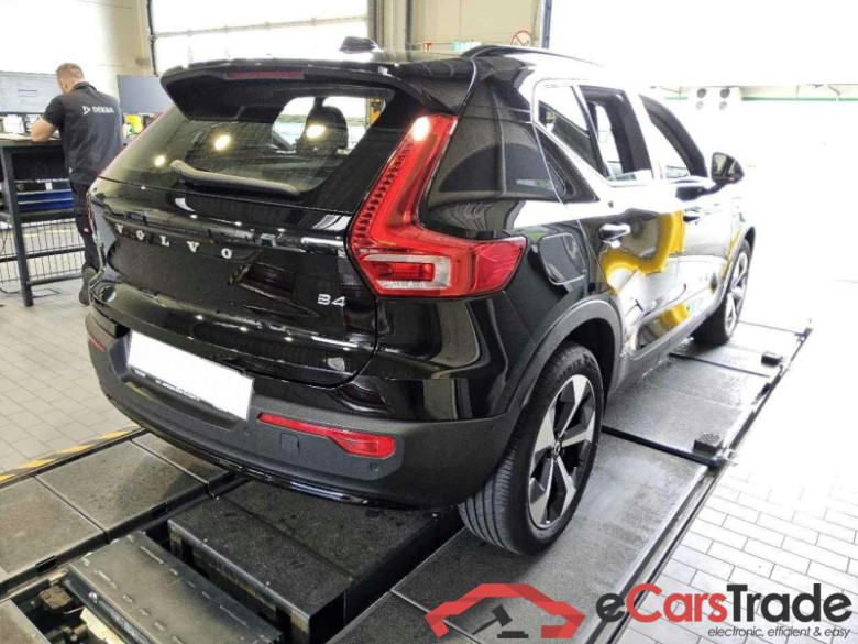 Volvo XC40 (2017->) DE - SUV5 B4 2WD EU6d, Plus Dark, (Facelift) 2022 - 2024 #3