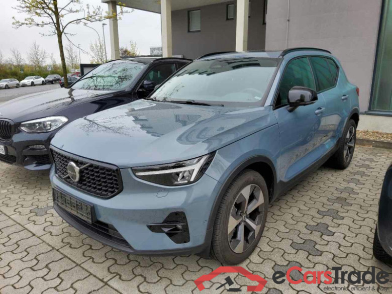 Volvo XC40 (2017->) DE - SUV5 B4 AWD EU6d, Ultimate Dark (EURO 6d), (Facelift) 2022 - 2022 #1