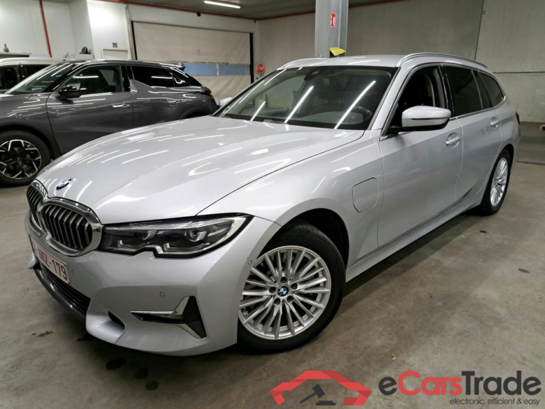 BMW - BMW 3 TOURING 330e 292PK Luxury Vernasca Heated Seats & LED & Accoustic Windows  * HYBRID *