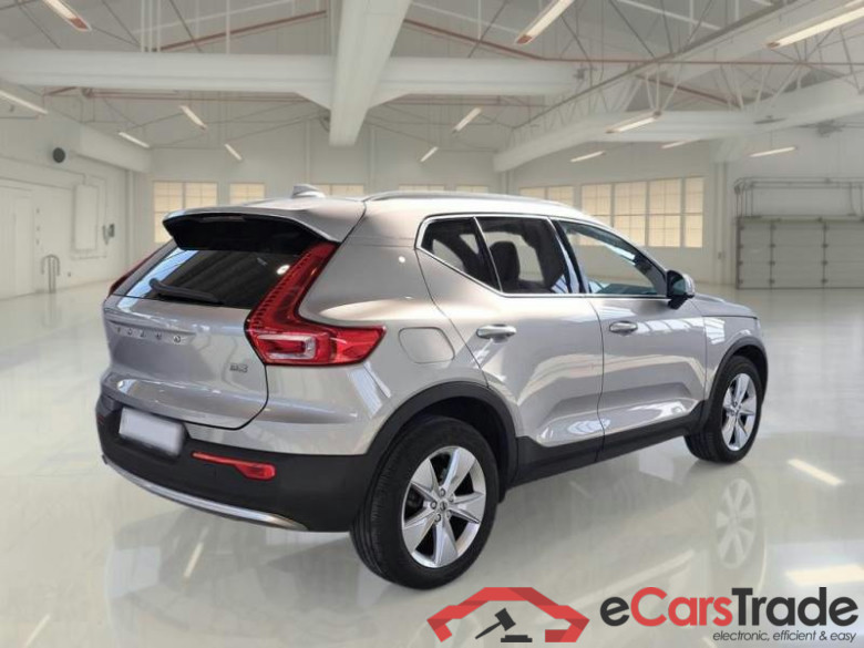 VOLVO XC40 / 2021 / 5P / SUV B3 AUTOMATICO CORE #2