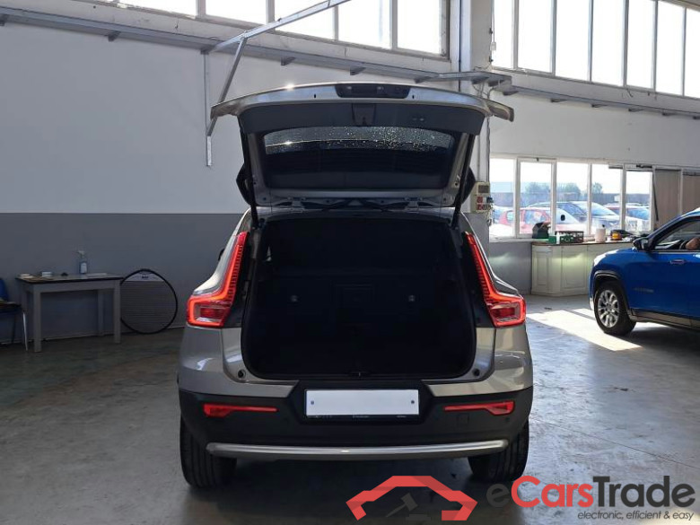VOLVO XC40 / 2021 / 5P / SUV B3 AUTOMATICO CORE #5