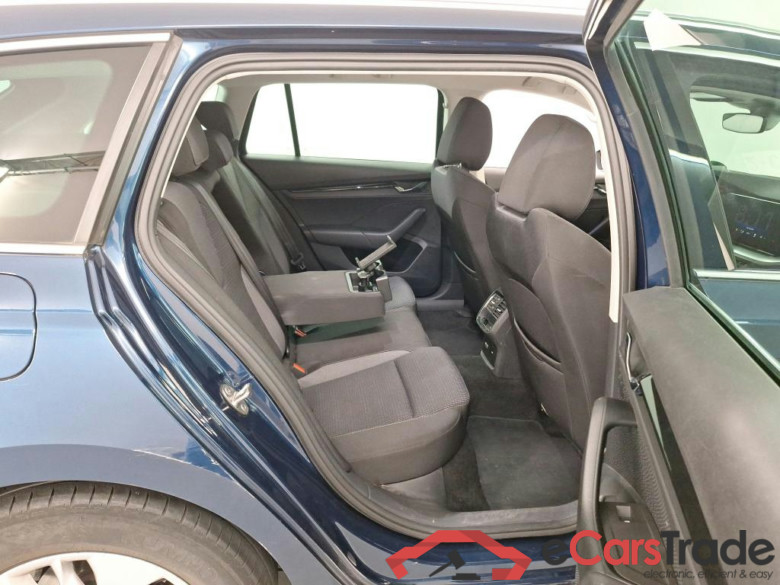 SKODA OCTAVIA COMBI 2.0 CRTDI 110KW DSG7 CLEVER #6