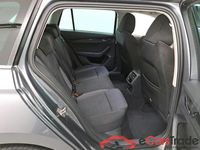 SKODA OCTAVIA COMBI 2.0 CRTDI 85KW DSG7 CLEVER #6