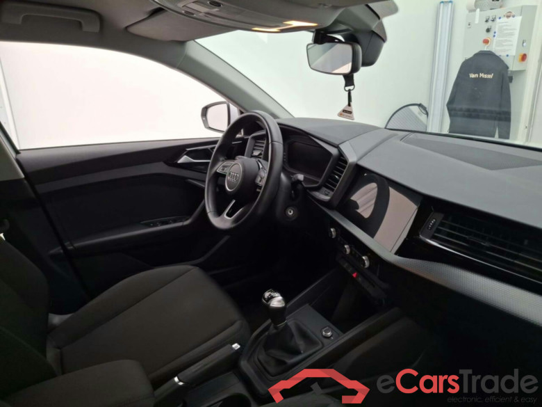 AUDI A1 SPORTBACK 25 TFSI ATTRACTION #3