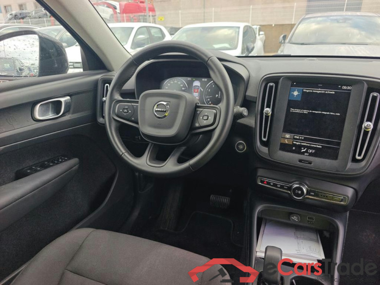 VOLVO XC40 / 2017 / 5P / todoterreno 1.5 T3 Momentum Core Auto #3