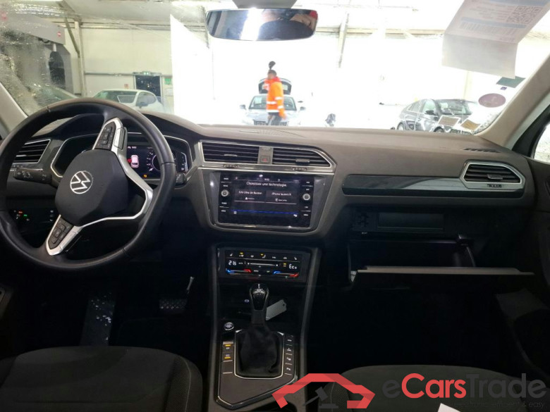 VOLKSWAGEN Tiguan / 2020 / 5P / SUV 1.4 eHybrid 245 DSG6 Elegance #6