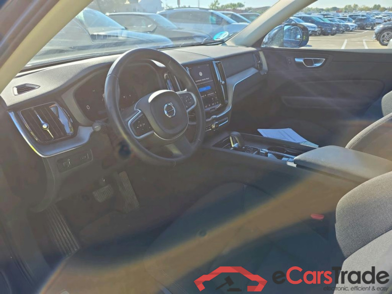 VOLVO XC60 / 2017 / 5P / todoterreno 2.0 B4 D Momentum Pro Auto #3