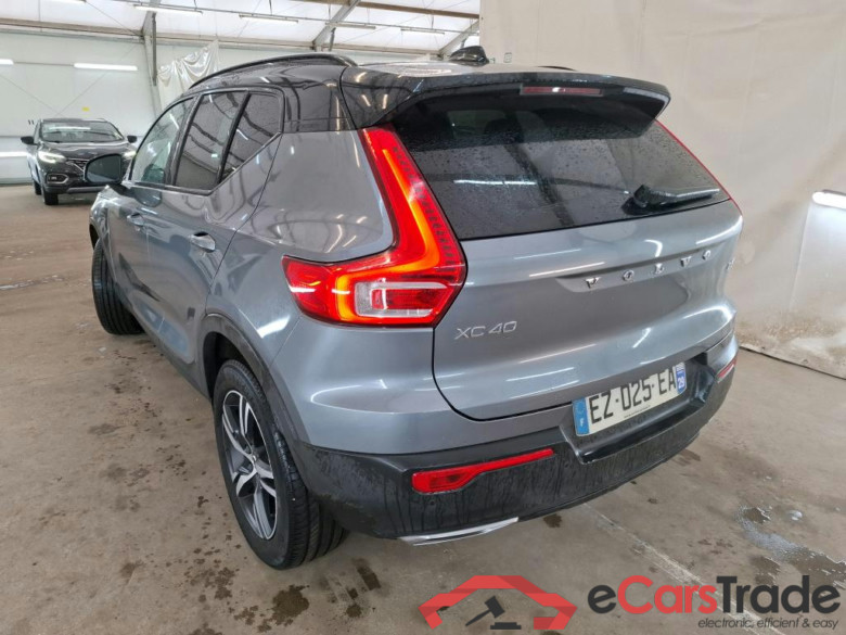 VOLVO XC40 5p SUV D3 150 Geartro 8 R-Design #2