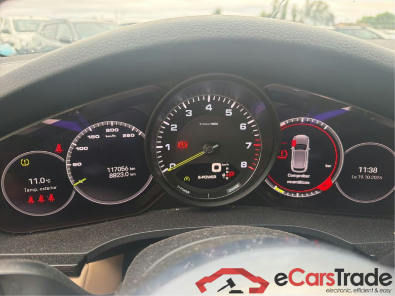 PORSCHE Cayenne / 2017 / 5P / todoterreno E-Hybrid #4