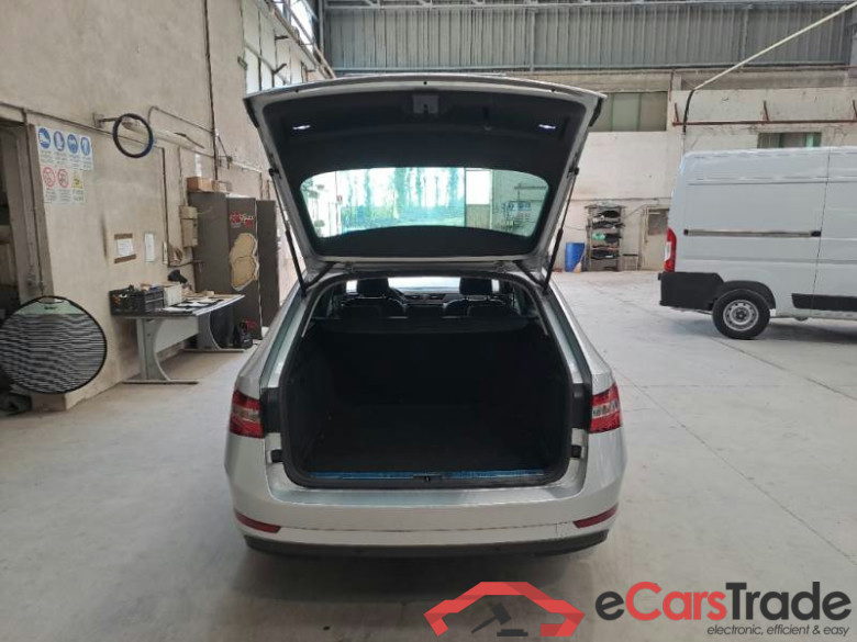 SKODA SUPERB WAGON / 2019 / 5P / STATION WAGON 2.0 TDI EVO 110KW EXECUTIVE DSG #5
