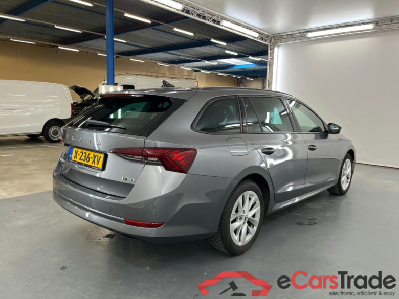 SKODA OCTAVIA COMBI 1.0 e-TSI Business Edition #4